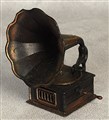 Trattgrammofon, pennvässare, 190303.jpg